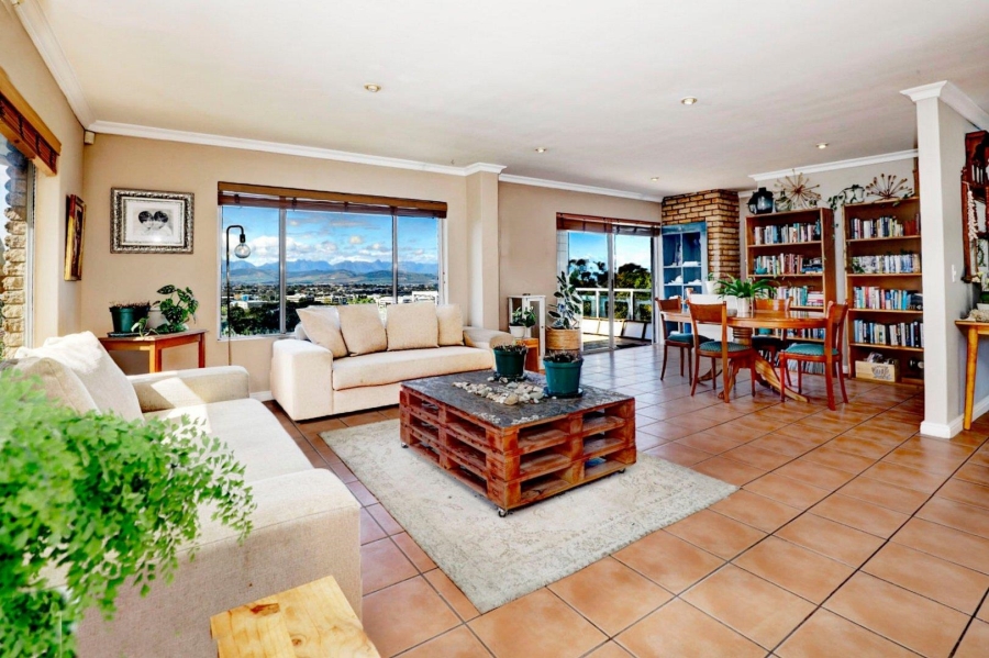 4 Bedroom Property for Sale in Welgemoed Western Cape